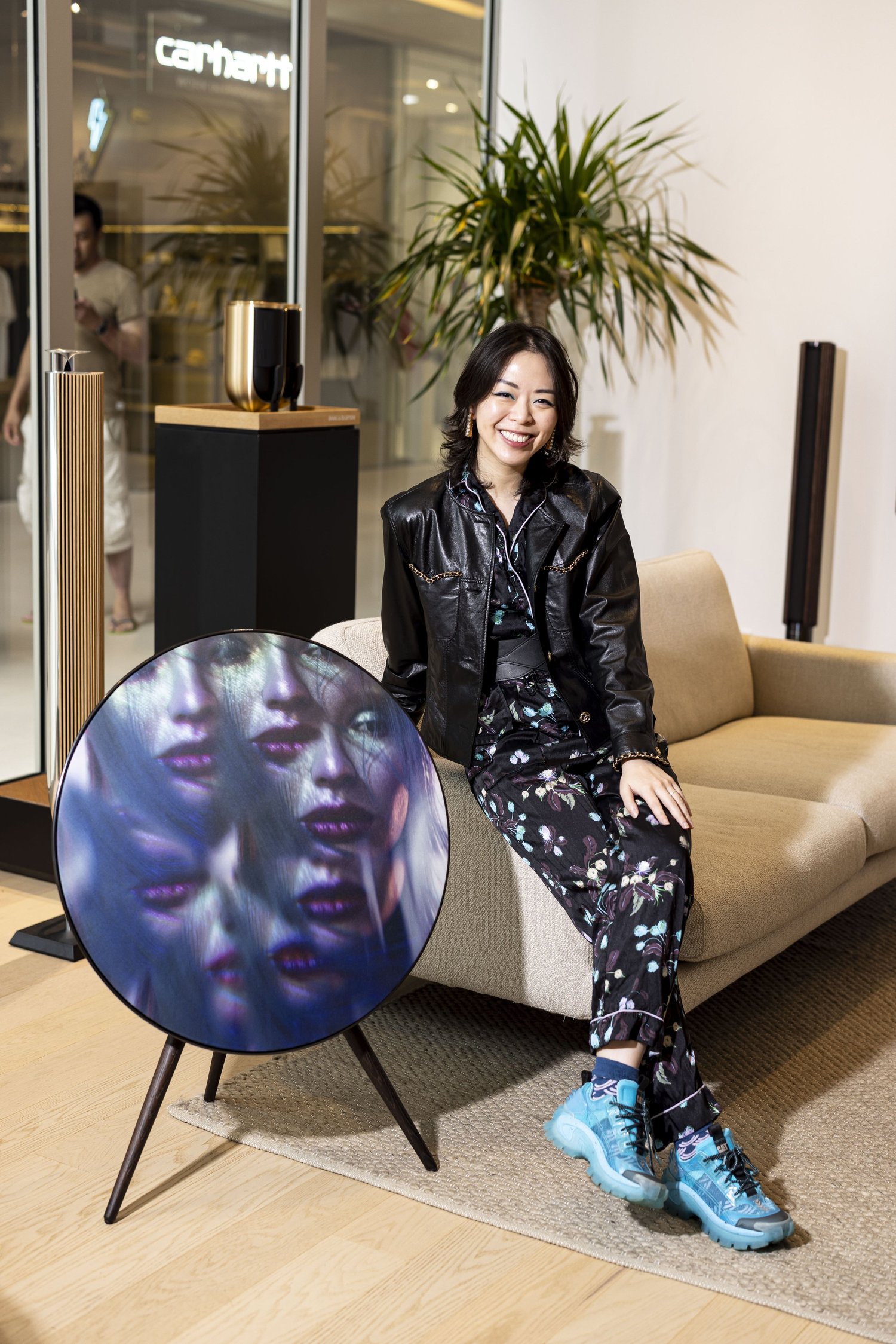 Bang & Olufsen 艺术展示,呈现 Shavonne Wong 的作品,屏幕细节。